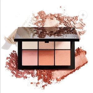 Doucce POSH POWDER PALETTE
Blush And Highlighting Palette